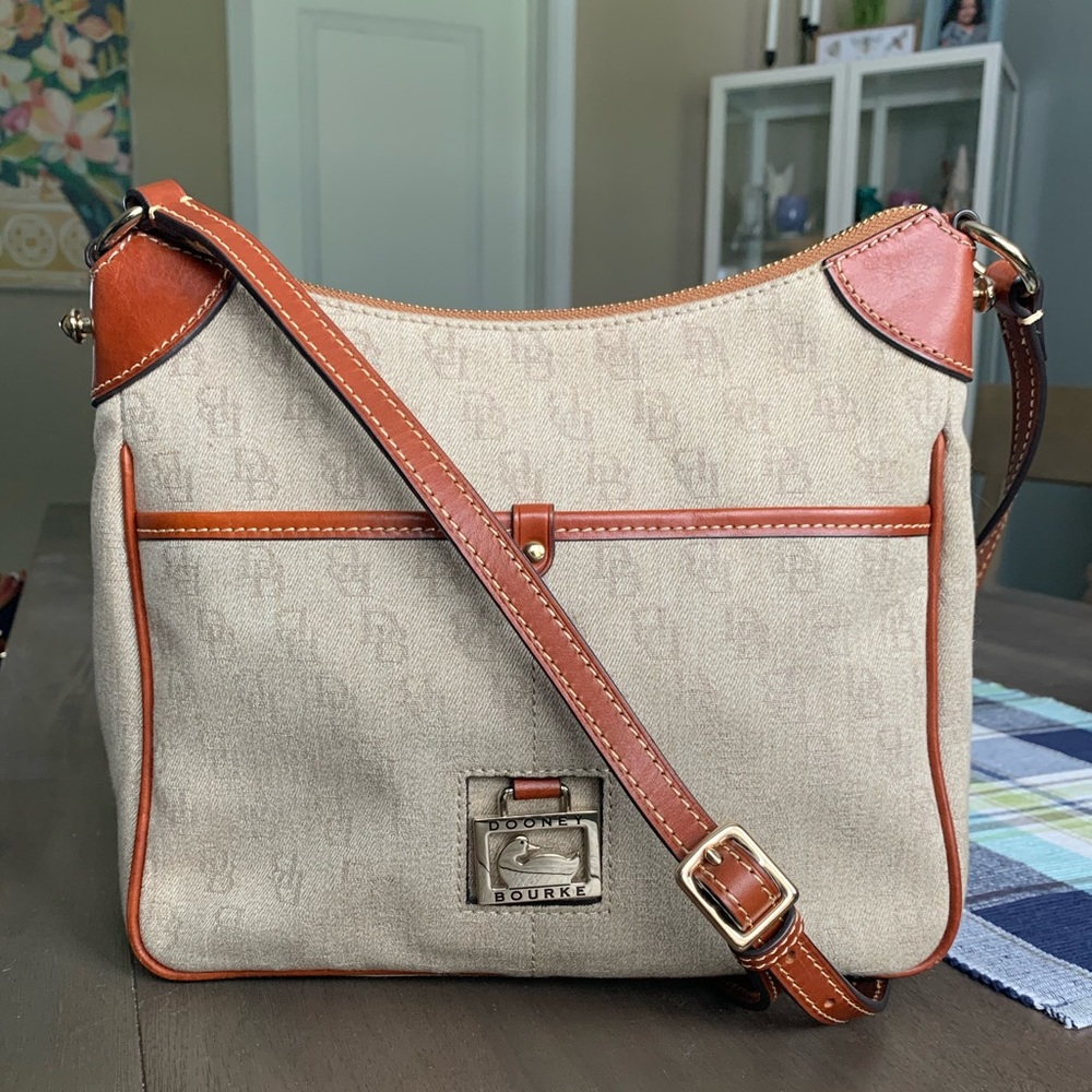 Dooney & Bourke Crossbody shoulder bag NWOT